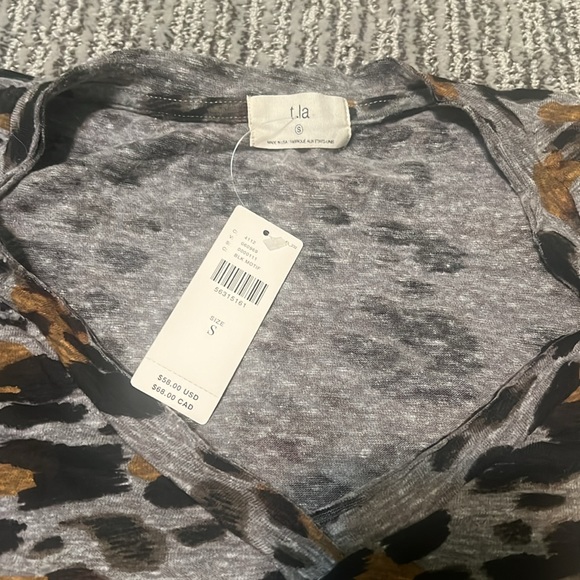 NWT Anthropologie Cheetah / Leopard T Shirt - Picture 2 of 5
